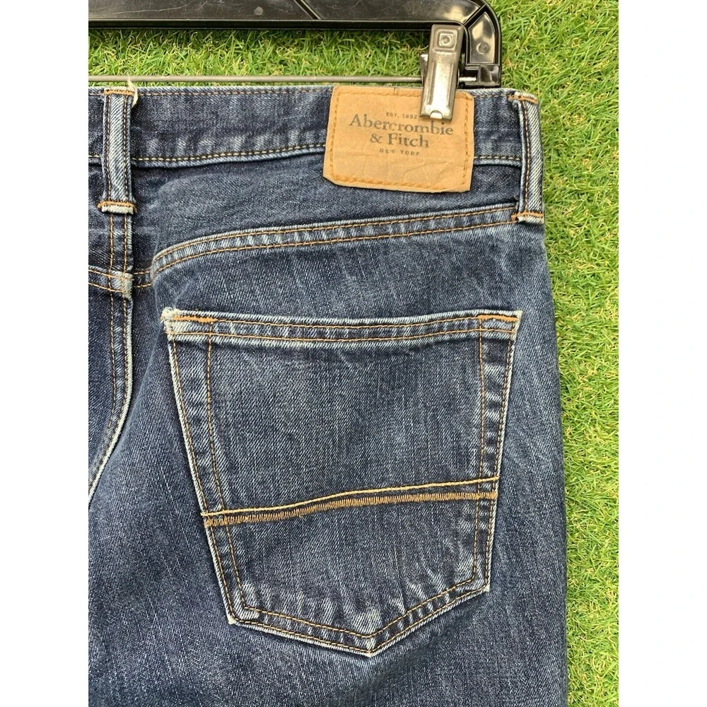 Abercrombie & Fitch shop confidence